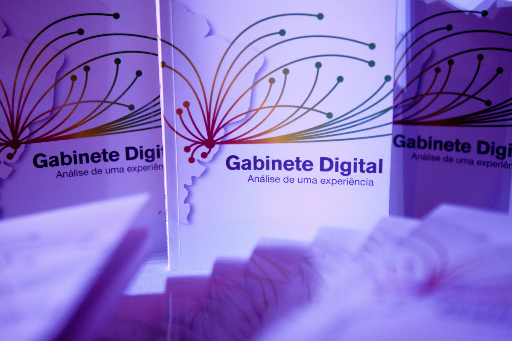 Livro: "Gabinete Digital: Análise de uma experiência"